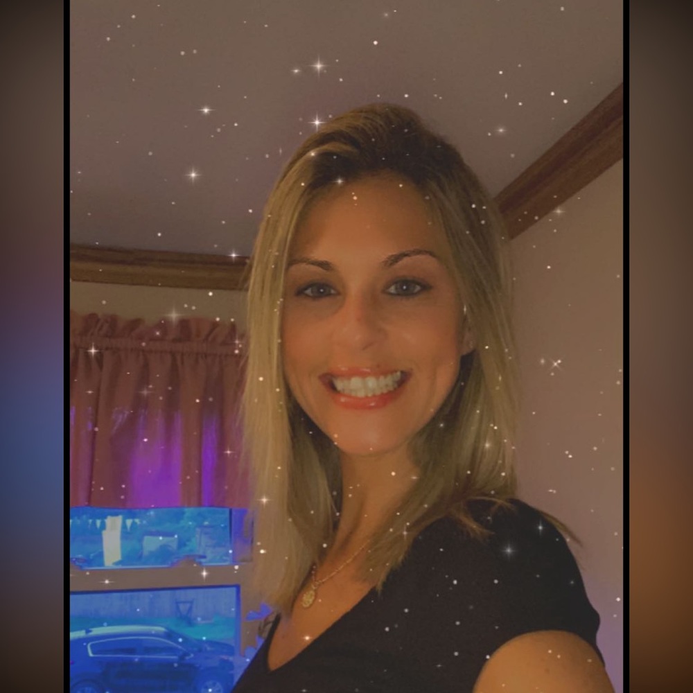 Going live 2/16/26 7pm est come join me 🦋🩷🔴🎉😍🥰😘💋💄💁🏼‍♀️👛👠 SHARE SHOW!